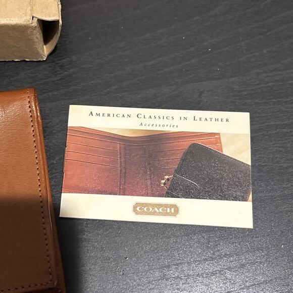 NEW IN BOX VINTAGE COACH CHECK BOOK CASE WITH TAB TAN FS4621 - Picture 6 of 13